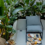 Onora Otel *